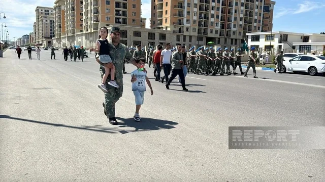 Naxçıvan, Gəncə və Sumqayıtda Azərbaycan Ordusunun 108 illiyi münasibətilə hərbi yürüşlər keçirilir - FOTO