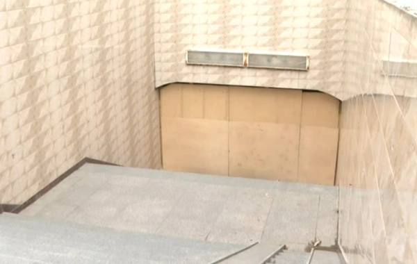 Bakıda yeraltı keçid iki aydır bağlıdır: Sakinlər çıxılmaz vəziyyətdə
