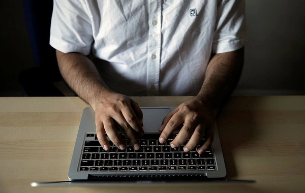 KİV: İran qlobal internetlə əlaqəni kəsməyə hazırlaşır