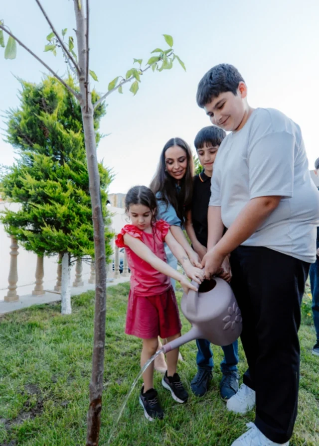 Leyla Əliyeva və Alyona Əliyeva Sosial Reabilitasiya Mərkəzini ziyarət ediblər - FOTO