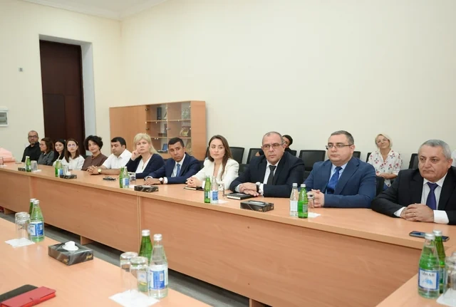 Türkiyə-Azərbaycan Universitetinin ilk rektoru kollektivə təqdim olunub - FOTO