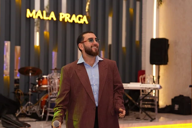 Xətai rayonunda Beynəlxalq Müəllimlər Günü münasibətilə "Zirvəyə Aparan İşıq" adlı tədbir keçirilib - Foto/Video