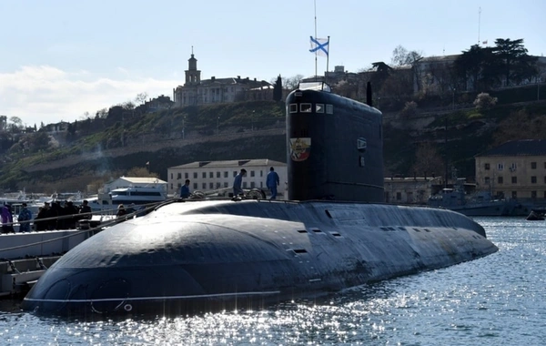 Ukrayna dronlarla Rusiyanın sualtı qayığını vurub