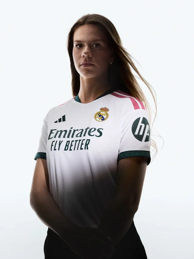 "Real Madrid"in yeni forması təqdim olundu - FOTO