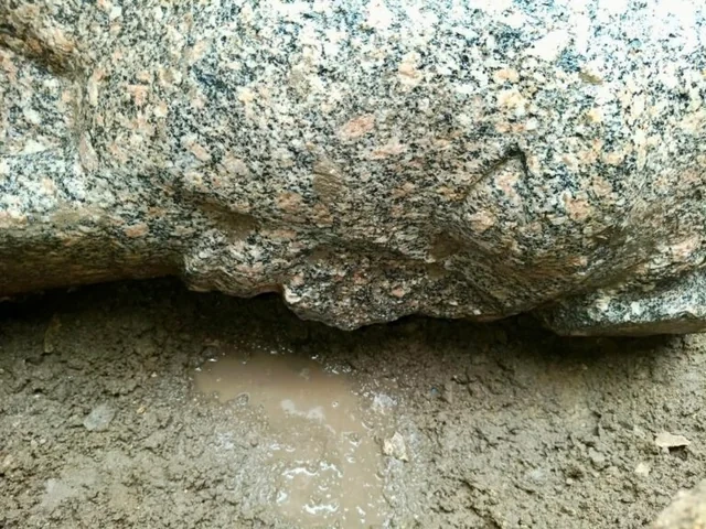 Misirdə evin qarşısında Ramzesin heykəlinin qalıqları tapıldı - Foto