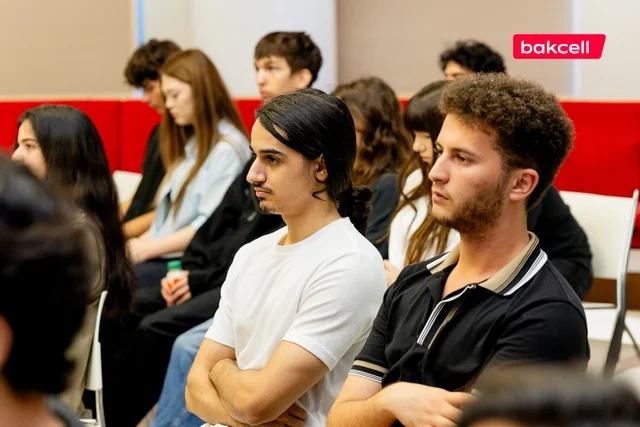 "Bakcell"in baş icraçı direktoru ADA Universitetinin tələbələri ilə görüşüb