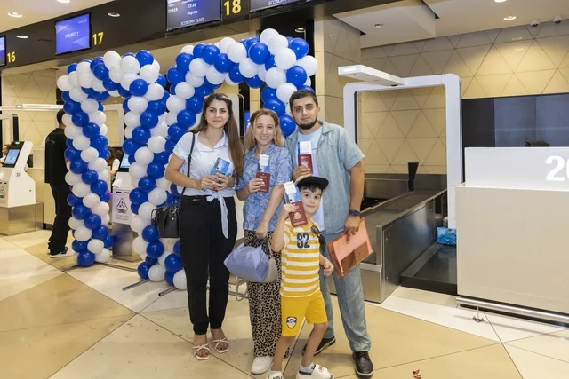 Azərbaycan Hava Yolları Atırauya ilk reysini həyata keçirib - FOTO