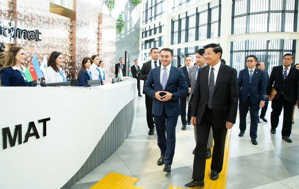 Laos prezidenti "ASAN xidmət"də olub - Foto