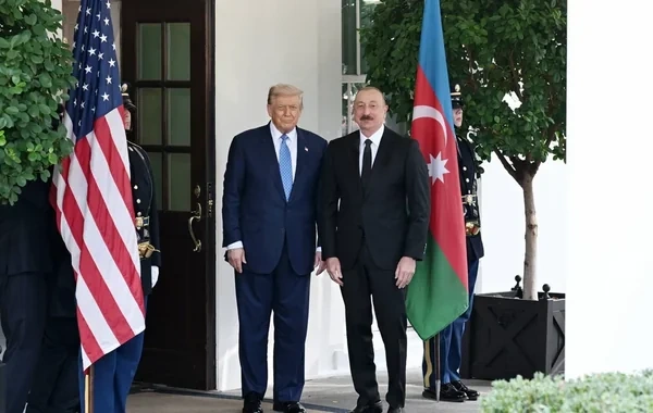 İlham Əliyevlə Donald Tramp arasında telefon danışığı olub