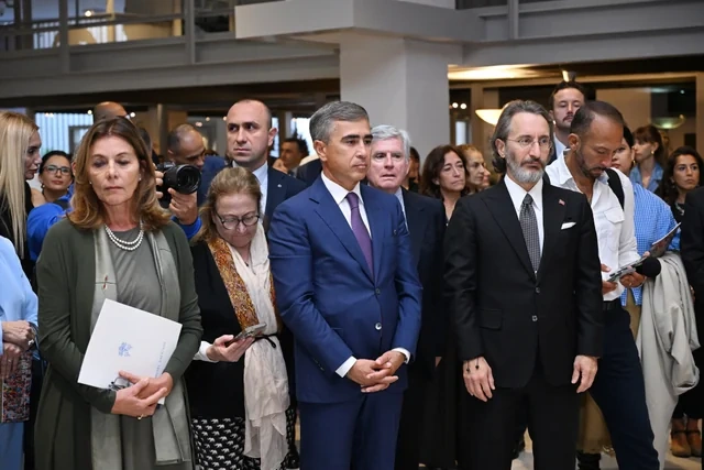 Leyla Əliyeva Müqəddəs Taxt-Tacda Azərbaycan xalçaları sərgisinin açılışında iştirak edib - FOTO