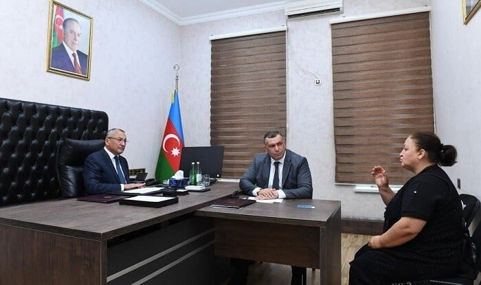 Rövşən Rzayev vətəndaşlarla görüşdü