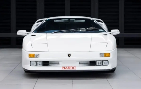 Bruney kral ailəsinə məxsus unikal "Lamborghini" hərraca çıxarılır - Foto
