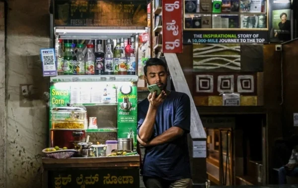 Hindistan "WhatsApp"dan yeni funksiyanın tətbiqini dayandırmağı tələb etdi