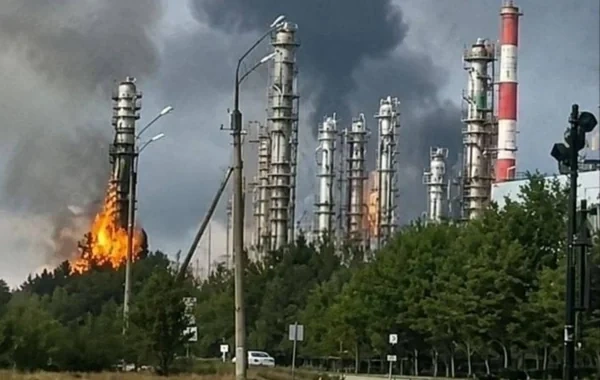 Ukrayna Rusiyada neft-kimya kompleksinə zərbə endirdi