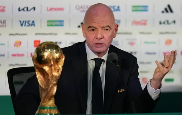 İnfantinonun kreslosu silkələnir: Avropa FIFA prezidentindən üz çevirir