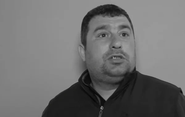 Azyaşlı qızının dəfni zamanı "TikTok"da canlı yayım edən ata: "Bir övladımı pay vermişəm" - VİDEO