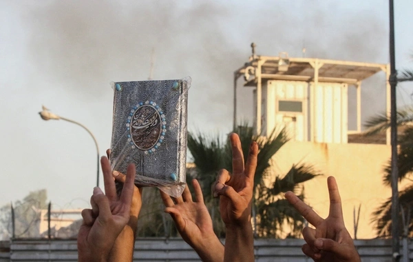 İranda etirazçılar "Quran"ı yandırıblar və məscidə hücum etmək istəyiblər