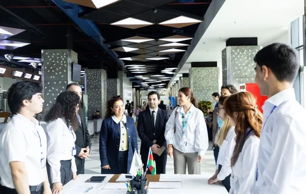 WUF13-ün iştirakçıları "ASAN xidmət"in fəaliyyəti ilə tanış olublar