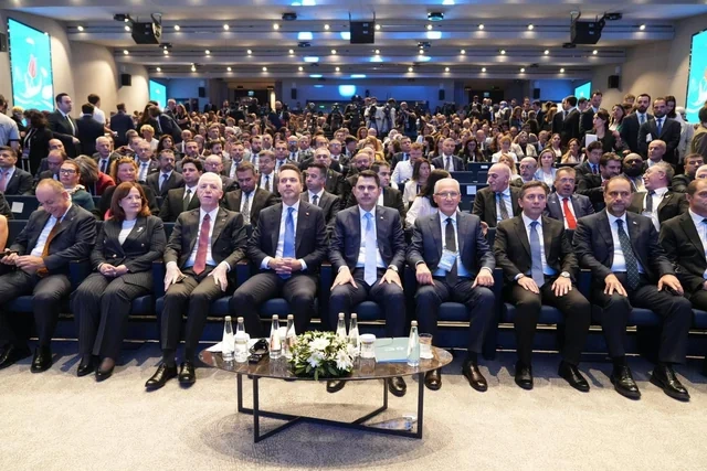 Azərbaycan nümayəndələri İstanbul İqlim Maliyyəsi Sammitində çıxış ediblər - FOTO