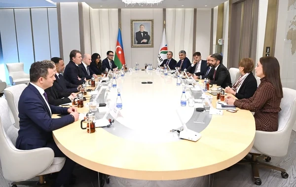 Bakı Enerji Həftəsində mühüm görüş: SOCAR və "SLB" hasilatın optimallaşdırılmasını müzakirə ediblər
