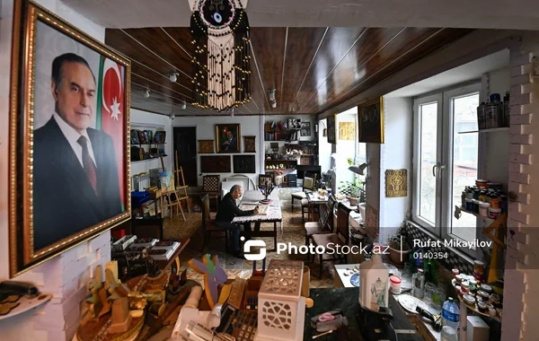 Azərbaycanı dünyada tanıdan oymaçı Azər Əsədovun hekayəsi - FOTO