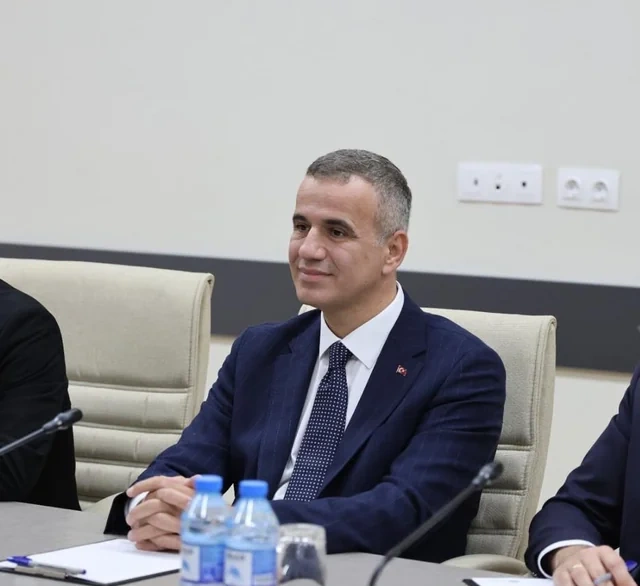 Media və Yayım Şurasında Ferhat Pirinççinin rəhbərlik etdiyi nümayəndə heyəti ilə görüş keçirildi - FOTO