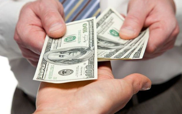Bankların dollar alışı artdı, satışı azaldı