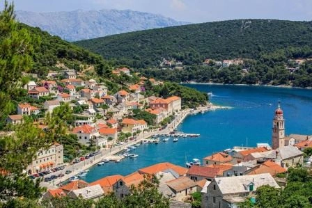 Bu ölkədə 200 minə yaxın vətəndaşın bank hesabı bloklandı