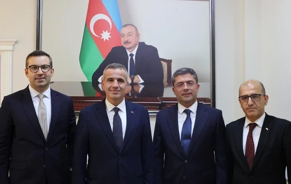 Media və Yayım Şurasında Ferhat Pirinççinin rəhbərlik etdiyi nümayəndə heyəti ilə görüş keçirildi - FOTO