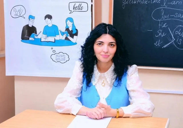 Universitetlər xarici dil müəllimliyində yerləri AZALDIR: Nə baş verir? - FOTO