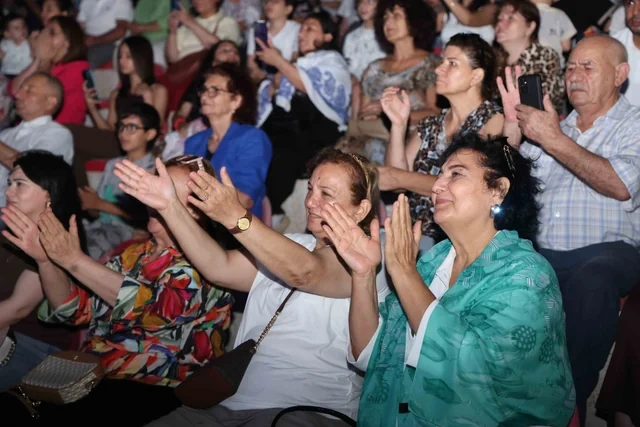 Xətai rayonunda Beynəlxalq Azərbaycan Muğamı və Musiqisi Günü münasibətilə konsert təşkil olunub