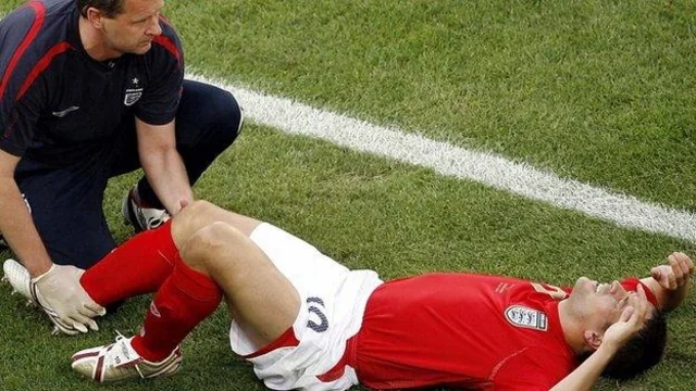 İdmandan kənar: 17 yaşında başlayan böyük hekayə niyə yarıda bitdi? - Video