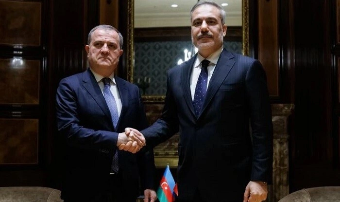 Bayramov Fidanla regional təhlükəsizliyi müzakirə etdi