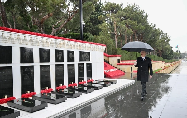 İlham Əliyev Şəhidlər xiyabanını ziyarətlə bağlı videoçarx paylaşıb