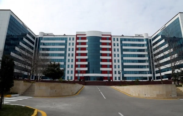 "Papanin" hospitalında nüfuz alveri - Yüksəkrütbəli hərbçi İTTİHAM OLUNUR