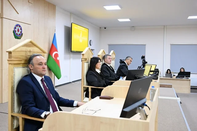 Ermənistan vətəndaşlarının şikayətləri üzrə apellyasiya məhkəməsində hakimlər kollegiyası müşavirəyə gedib - FOTO