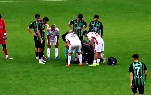 Türkiyədə futbolçu oyun zamanı infarkt keçirdi
