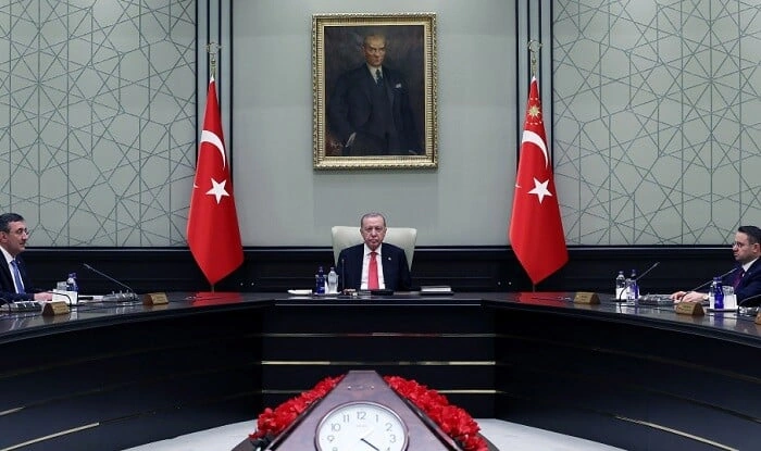 Ərdoğan PK-nı toplayır: Müharibə və Hörmüz...
