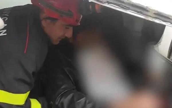 Ağsuda "Isuzu" qəzaya uğradı: Yaralı sürücünün XİLASEDİLMƏ GÖRÜNTÜLƏRİ