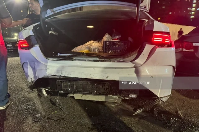Bakıda üç avtomobil bir-birinə çırpıldı - FOTO