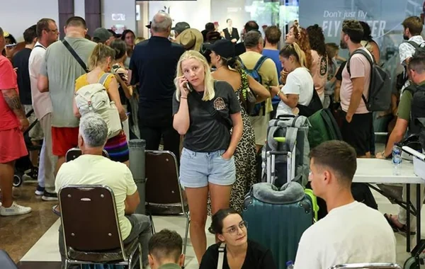 Dubay aeroportları fəaliyyətlərini qismən bərpa edir