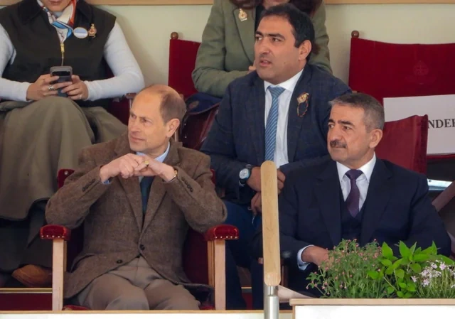 İngiltərə Kralı III Çarlzın izlədiyi möhtəşəm anlar: Azərbaycan nümayəndə heyəti Vindzorda - FOTO - VİDEO