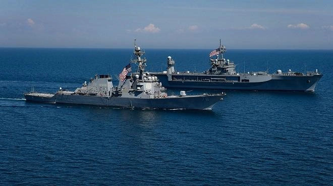 ABŞ hərbi gəmiləri toqquşdu: xəsarət alanlar var
