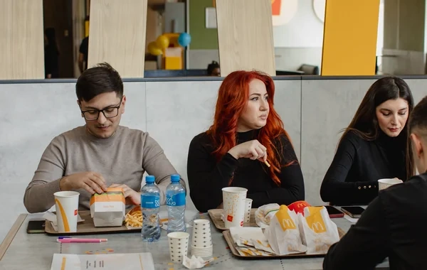 "McDonald's"da YENİLİK: Sevimli qidalarınızın hazırlanma prosesi ilə tanış ola biləcəksiniz