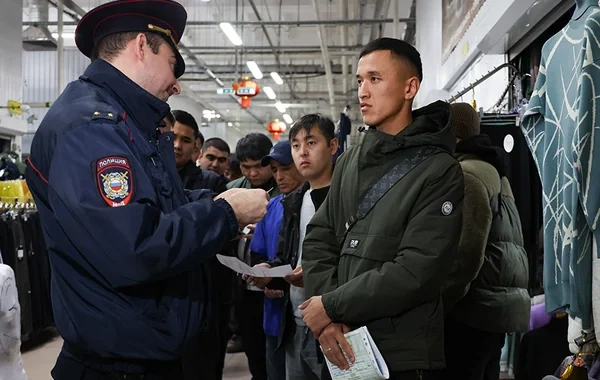 Putin miqrantların Rusiyadan çıxarılması ilə bağlı yeni qanun imzaladı