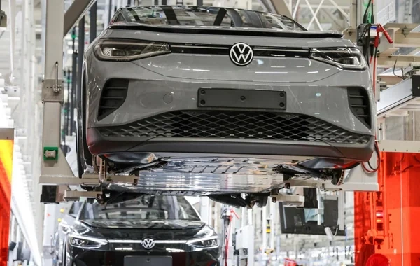 "Volkswagen" Almaniyada dörd zavodunu bağlayacaq