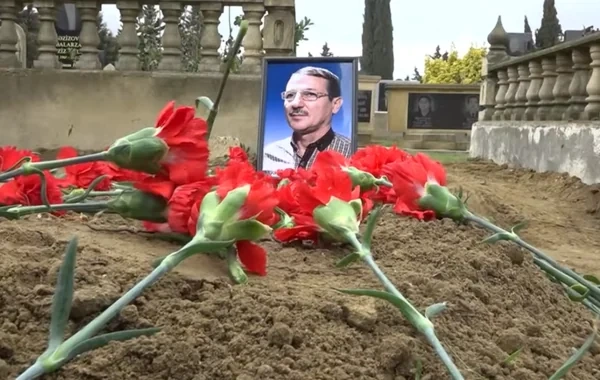 Qohumları gəlmədi, dostu sahib çıxdı: Elşən Binəqədinin son vəsiyyəti yerinə yetirildi - VİDEO