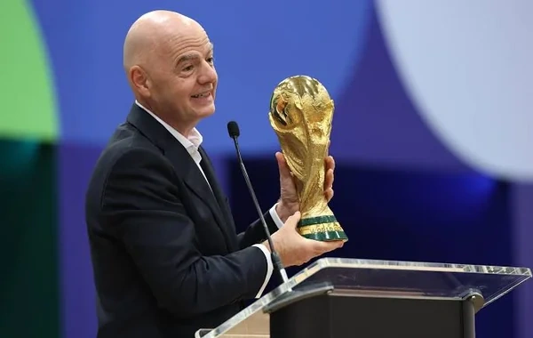 İnfantinonu tənqid etdi, vəzifəsindən getdi - FIFA-da QALMAQAL