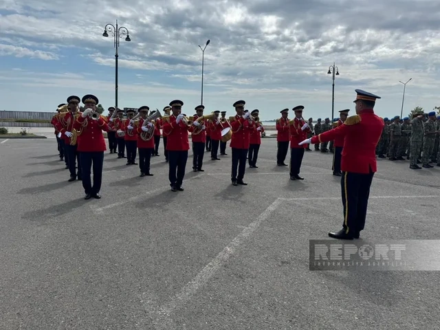 Naxçıvan, Gəncə və Sumqayıtda Azərbaycan Ordusunun 108 illiyi münasibətilə hərbi yürüşlər keçirilir - FOTO
