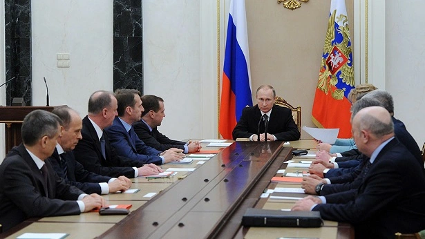 Putin TŞ-nin iclasını çağırdı - Təcili